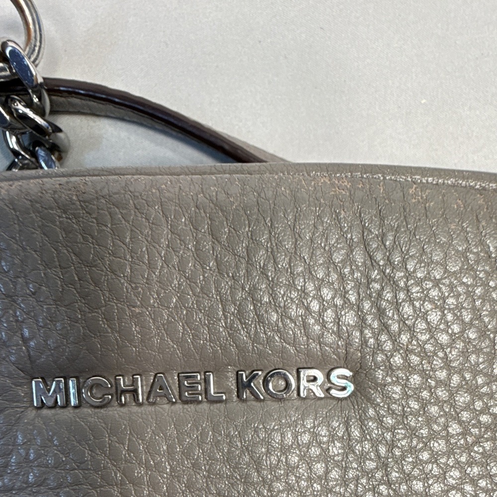Michael Kors Small Gray Pebbled Oval Crossbody Bag Chain Tassel Zip - Picture 2 of 11